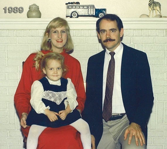 1989 - The ever-growing child in Sarah's lap concealed the fact 
she was 7 months pregnant.